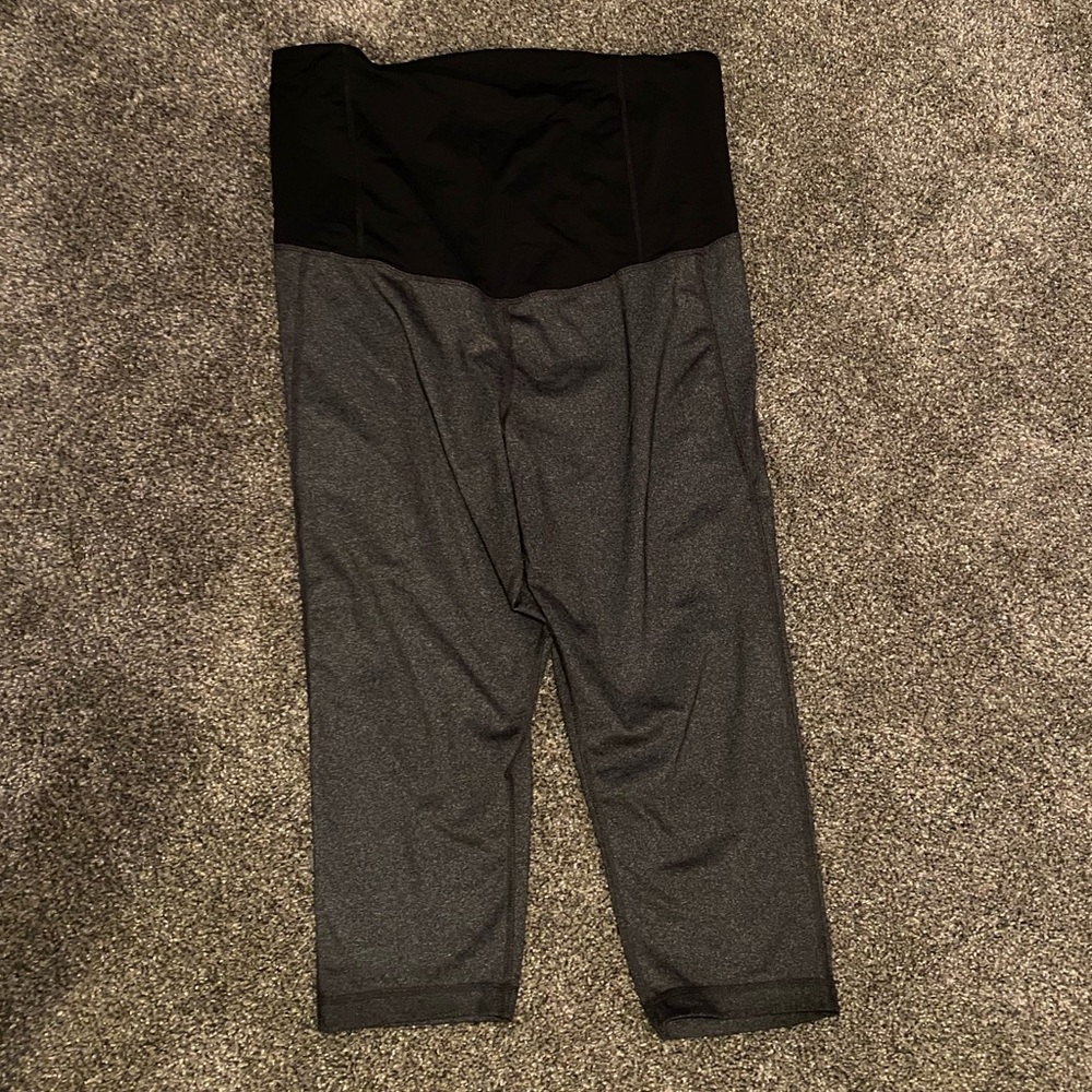 Isabel Maternity active capris